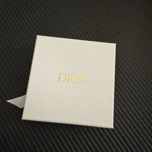 Dior paper box